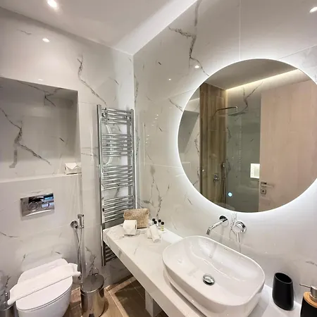 Oikies Kır Evi Ástros